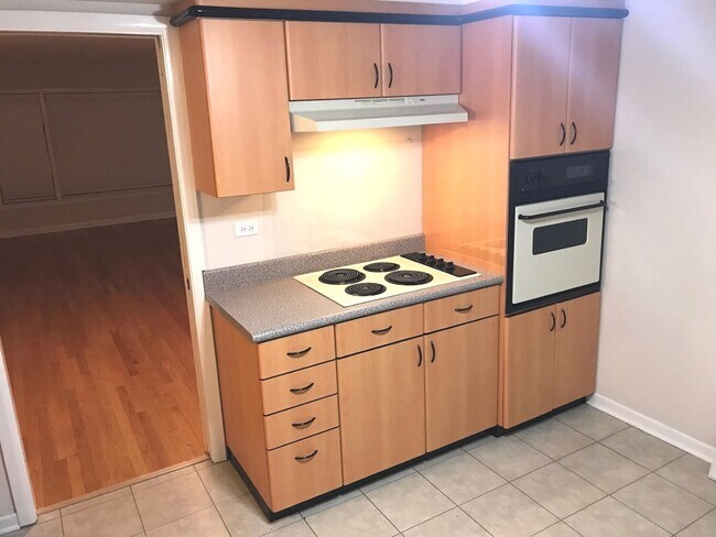 Foto del edificio - 819 Tomawadee Dr