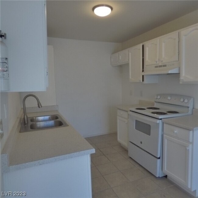 Foto del edificio - 5146 Gray Ln