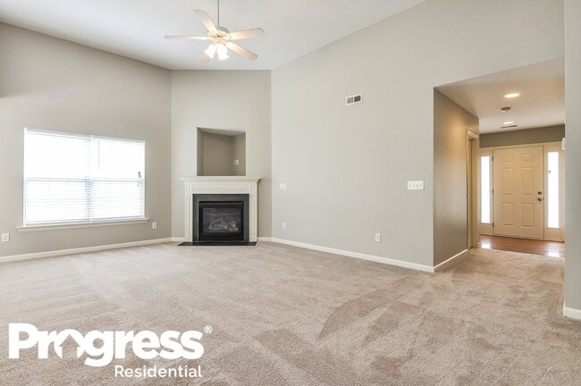 Building Photo - 826 Red Oak Tree Dr
