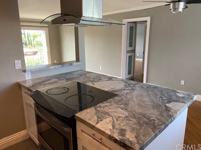 Foto del edificio - 21662 Brookhurst St