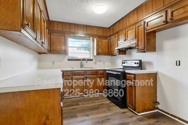 Foto del edificio - 8933 Baronne Dr