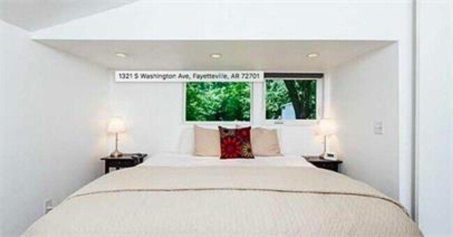 Foto del edificio - Two Bedrooms Adorable House