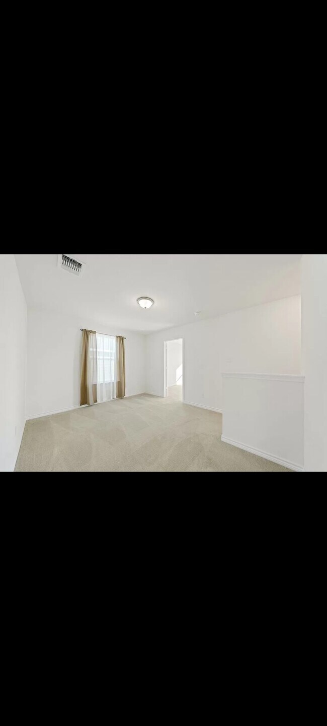 Building Photo - 3218 Comanche Crossing