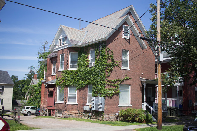 Building Photo - 121 S Willard St