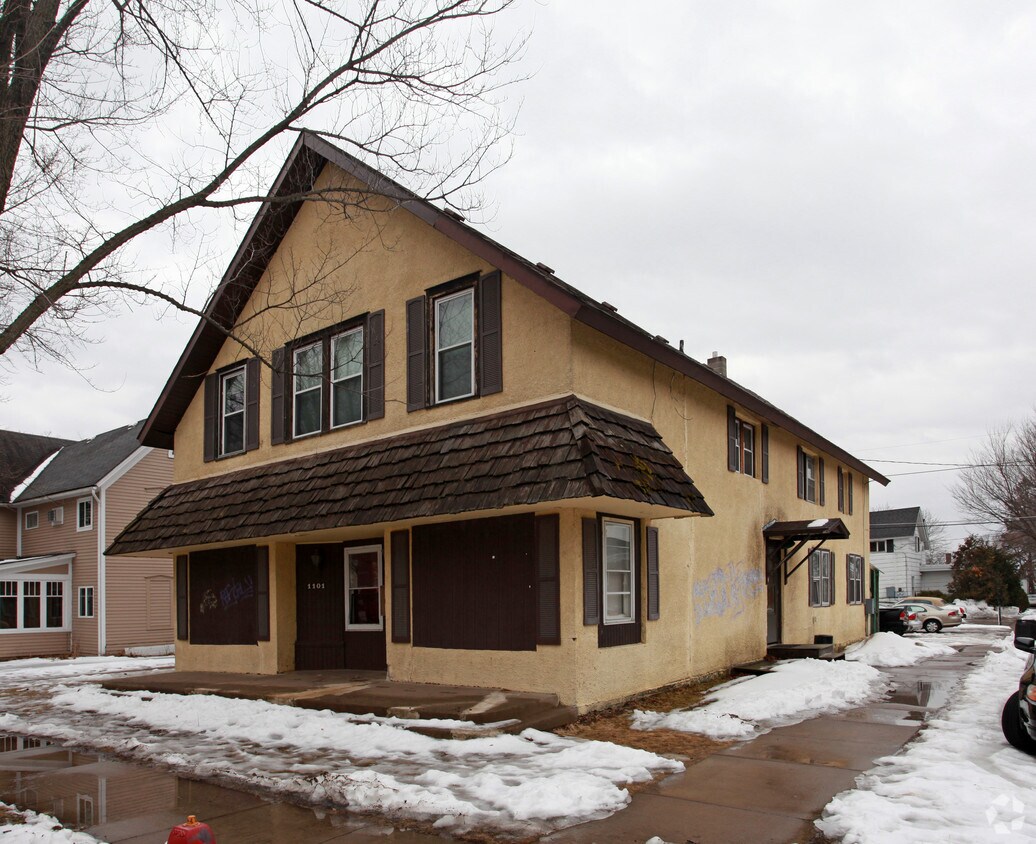 Primary Photo - 1101 7th St E