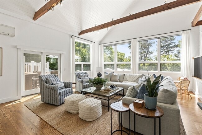 Foto del edificio - 65 Starboard Ln