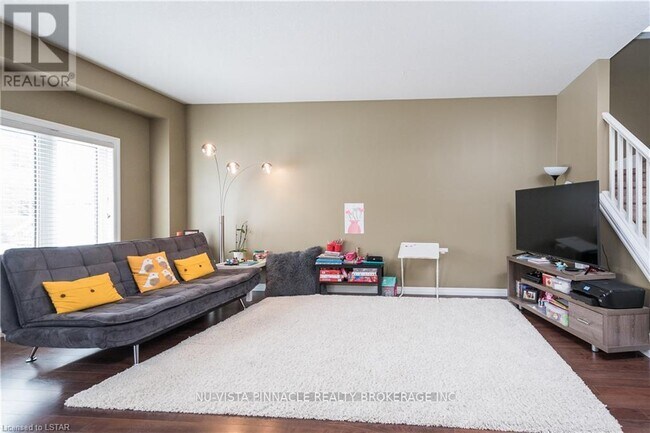 Building Photo - 112 N Centre Rd