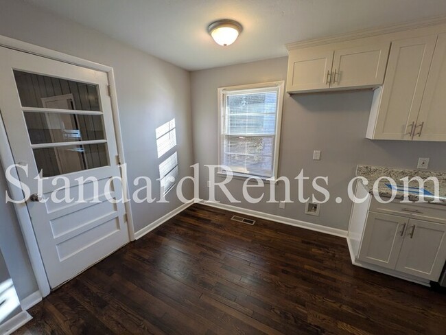 Foto del edificio - 129 Long Dr SW