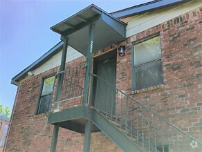 Building Photo - 1304 S Fitzhugh Ave