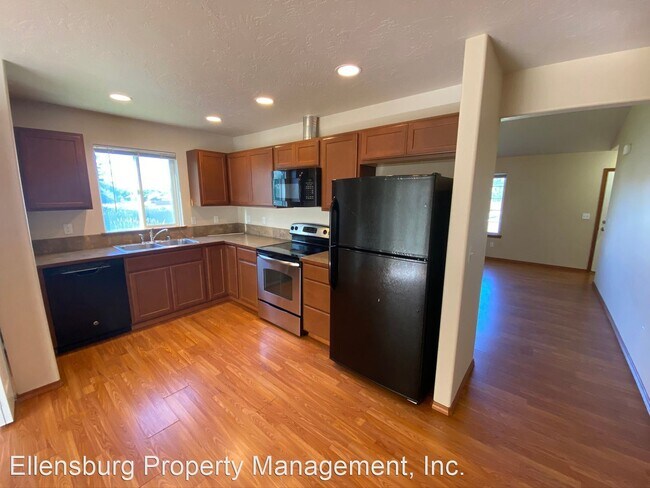 Building Photo - 3 br, 2 bath House - 2310 N Brentwood St.