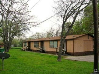 Building Photo - 205 E Elm St