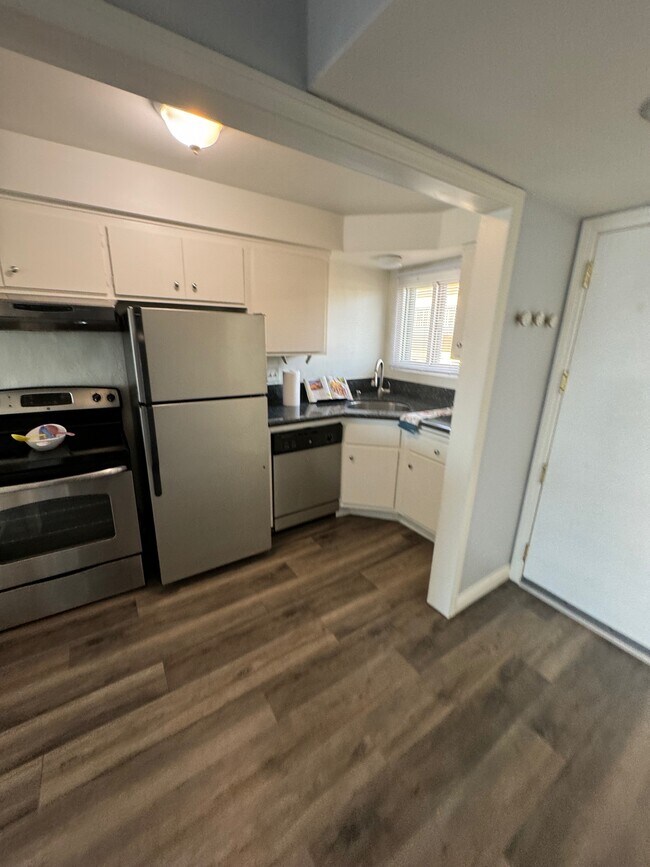 Kitchen - 770 W Imperial Ave