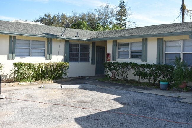 Building Photo - 207 Southland Dr