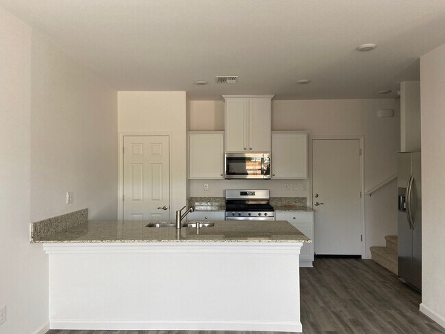 Building Photo - 532 Autumn Breeze Cir