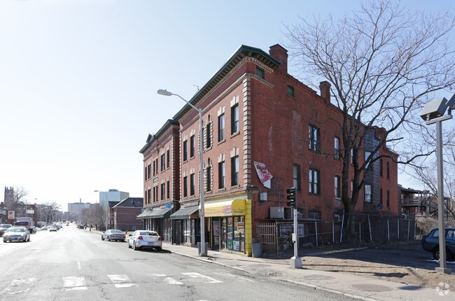 Building Photo - 161-177 Albany Ave