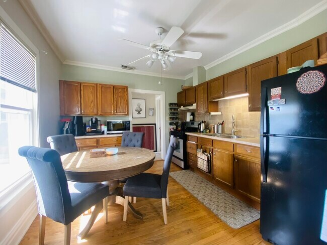 Building Photo - 1322 Wilmette Ave