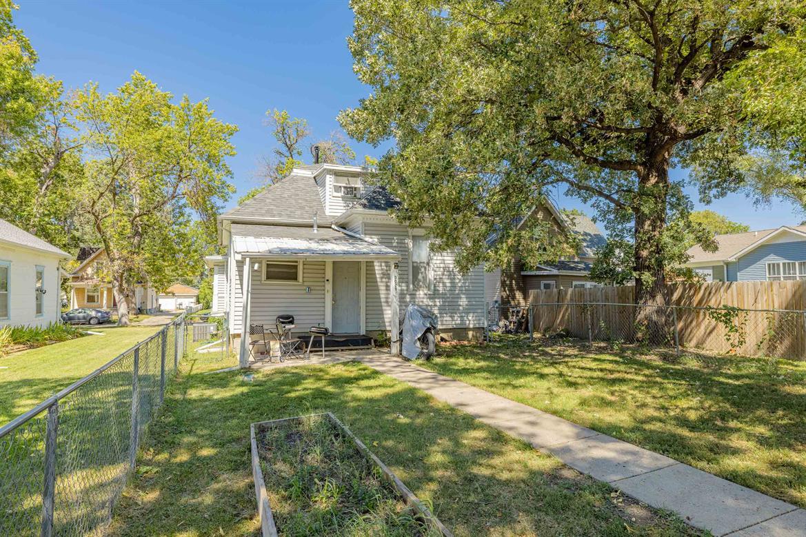 Foto principal - 3029 S St-1