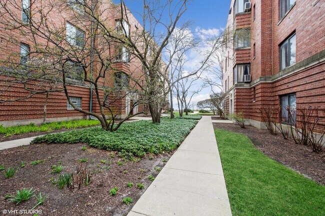 Foto del edificio - 1224 W Chase Ave