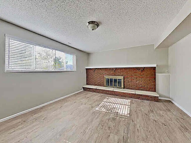 Building Photo - 6585 Dublin Cir