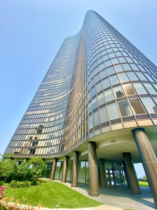 Primary Photo - 505 N Lake Shore Dr