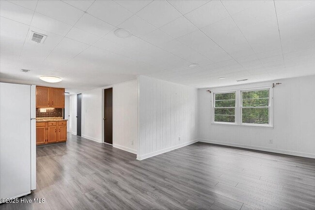 Building Photo - 825 N Saylor St