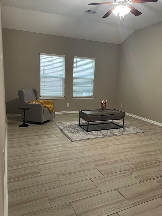 Foto del edificio - 3230 Harmony Creek Ln