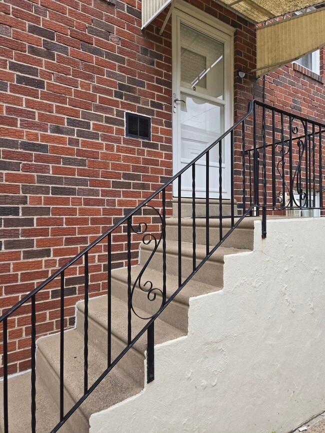 Building Photo - 1819 Beyer Ave