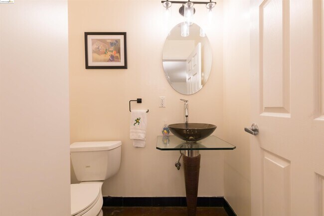 Foto del edificio - 850 W Grand Ave