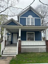 Building Photo - 633 W North St