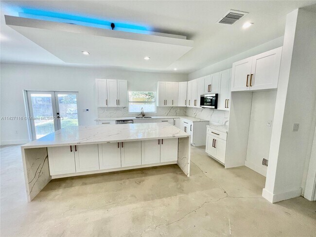 Foto del edificio - 3010 NW 3rd St