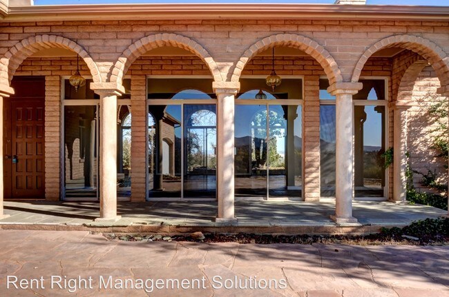 Building Photo - 950 Estrella Ct