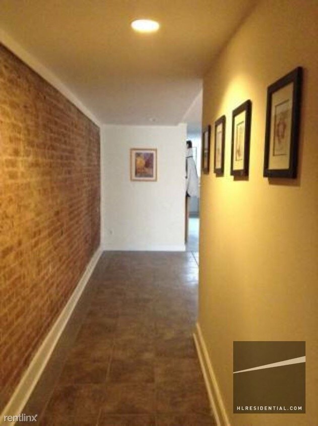 Primary Photo - 699 4th Ave
