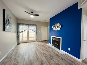Building Photo - 2121 El Paseo St