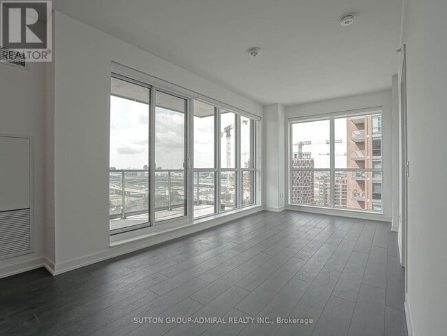 Building Photo - 31 Tippett Rd