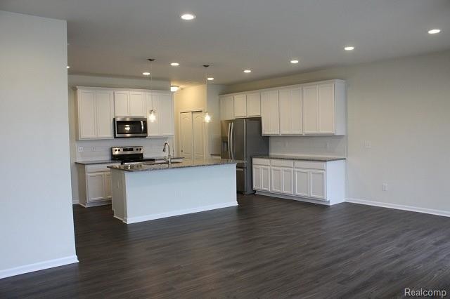 Building Photo - 43582 Chancellor Ln