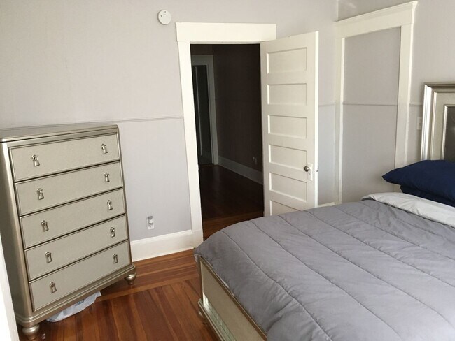 Foto del edificio - Spacious State St 1BR - Near Yale SOM