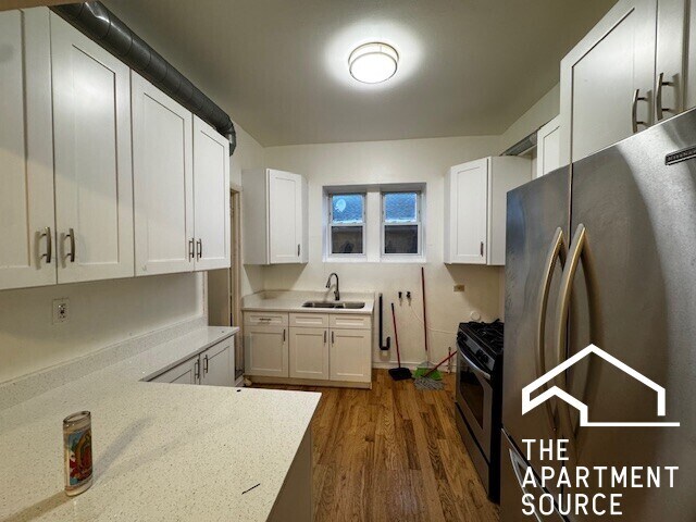 Foto principal - 3248 W 25th St