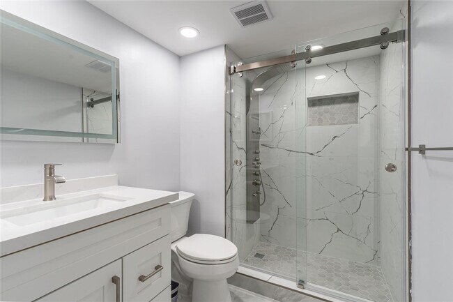 Foto del edificio - 9523 S Hollybrook Lake Dr