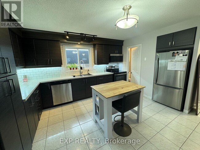 Building Photo - 1 Jacques St