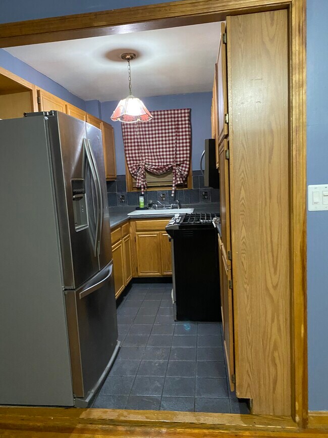 Kitchen - 101 Hunter St