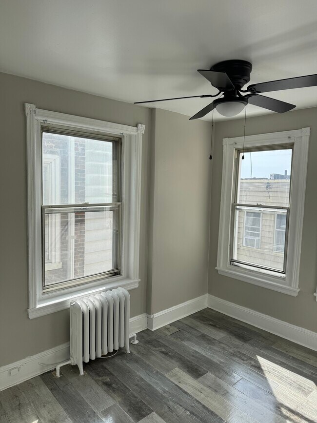 Building Photo - 646 E Allegheny Ave