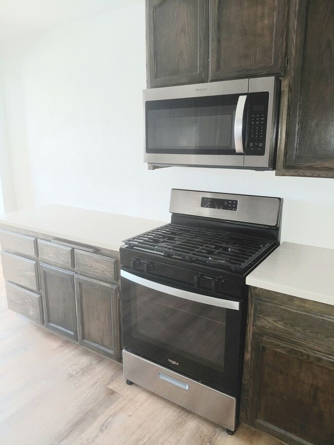 Building Photo - **232 Woodham Ave Barstow** Beautiful Spac...