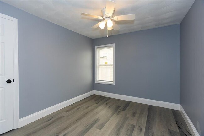 Foto del edificio - 139 Stanton Ave