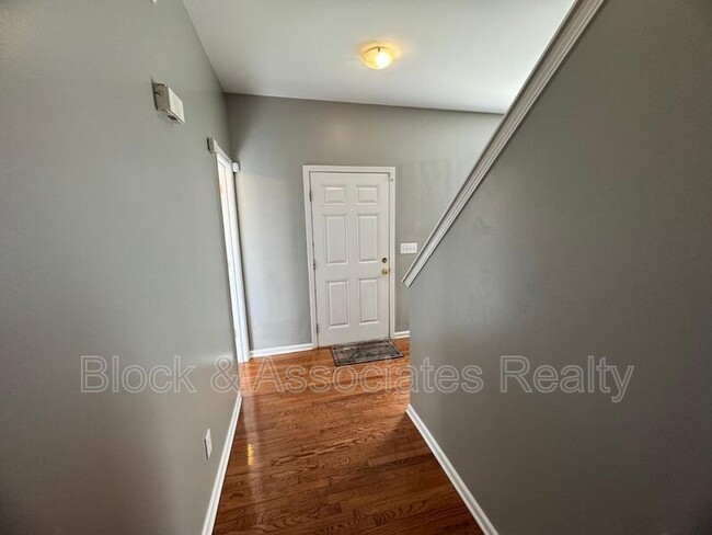 Building Photo - 3228 Forest Mill Cir