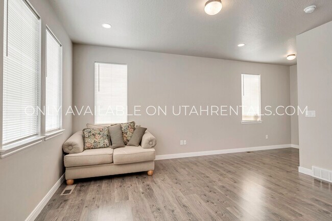 Building Photo - 12847 S New Rowley Ln