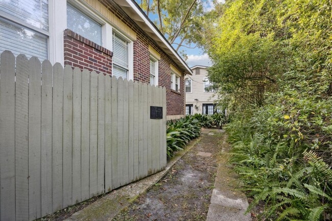 Foto del edificio - 1338 Wolfe St