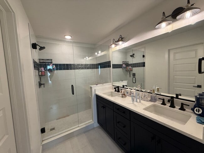 Building Photo - Beautiful 2024-Built 4 Bedroom, 4 Bathroom Home with Pikes Peak Views off Interquest!!!