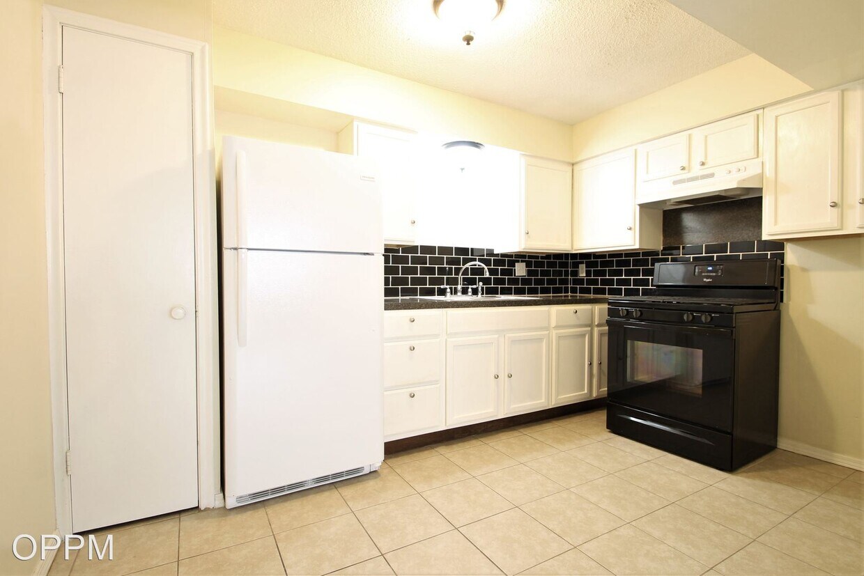 Building Photo - 640 N 46th St