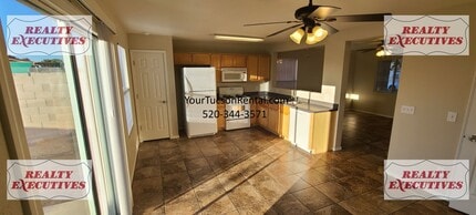 Building Photo - 5530 S Monrovia Ave