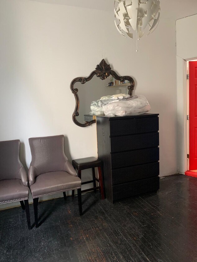 Foto del edificio - 8918 107th St